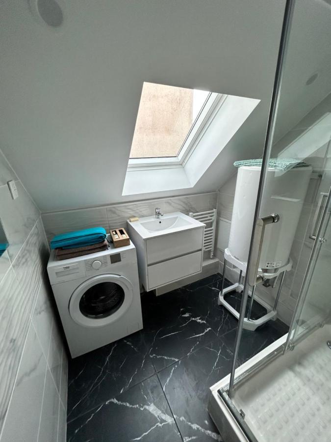 F3 Au Grenier D'Une Maison Massy (Essonne) Exterior foto