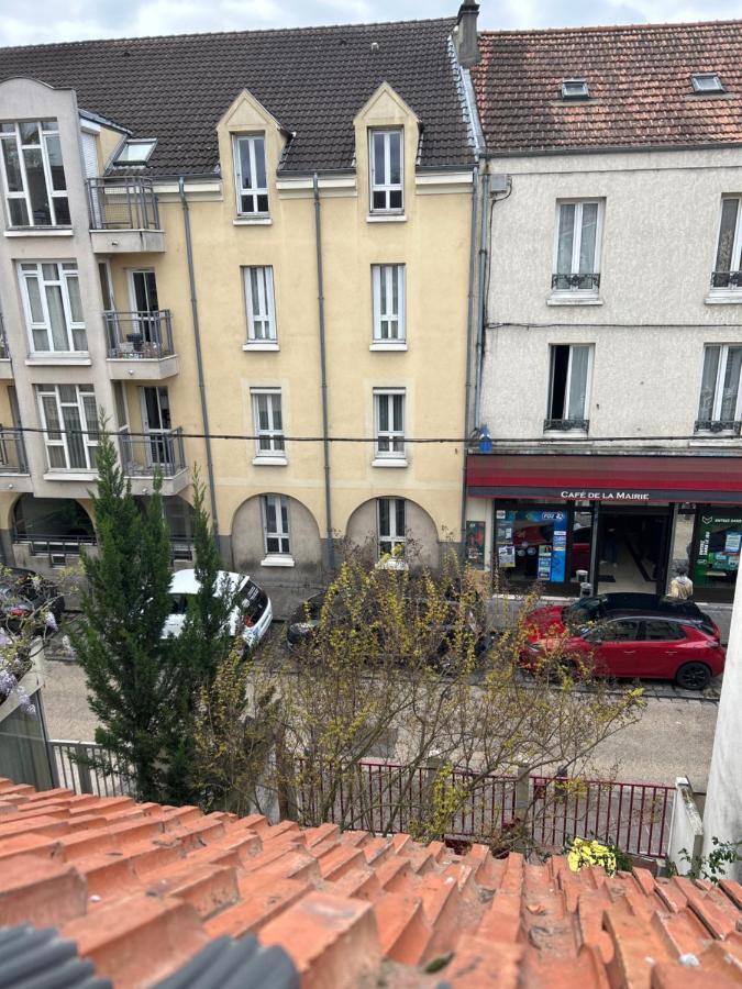 F3 Au Grenier D'Une Maison Massy (Essonne) Exterior foto