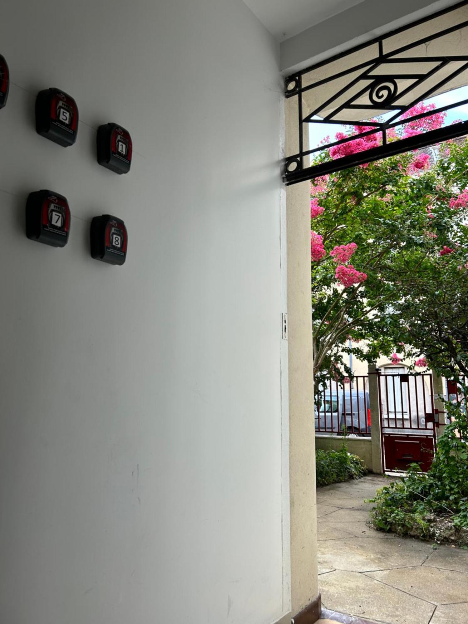 F3 Au Grenier D'Une Maison Massy (Essonne) Exterior foto